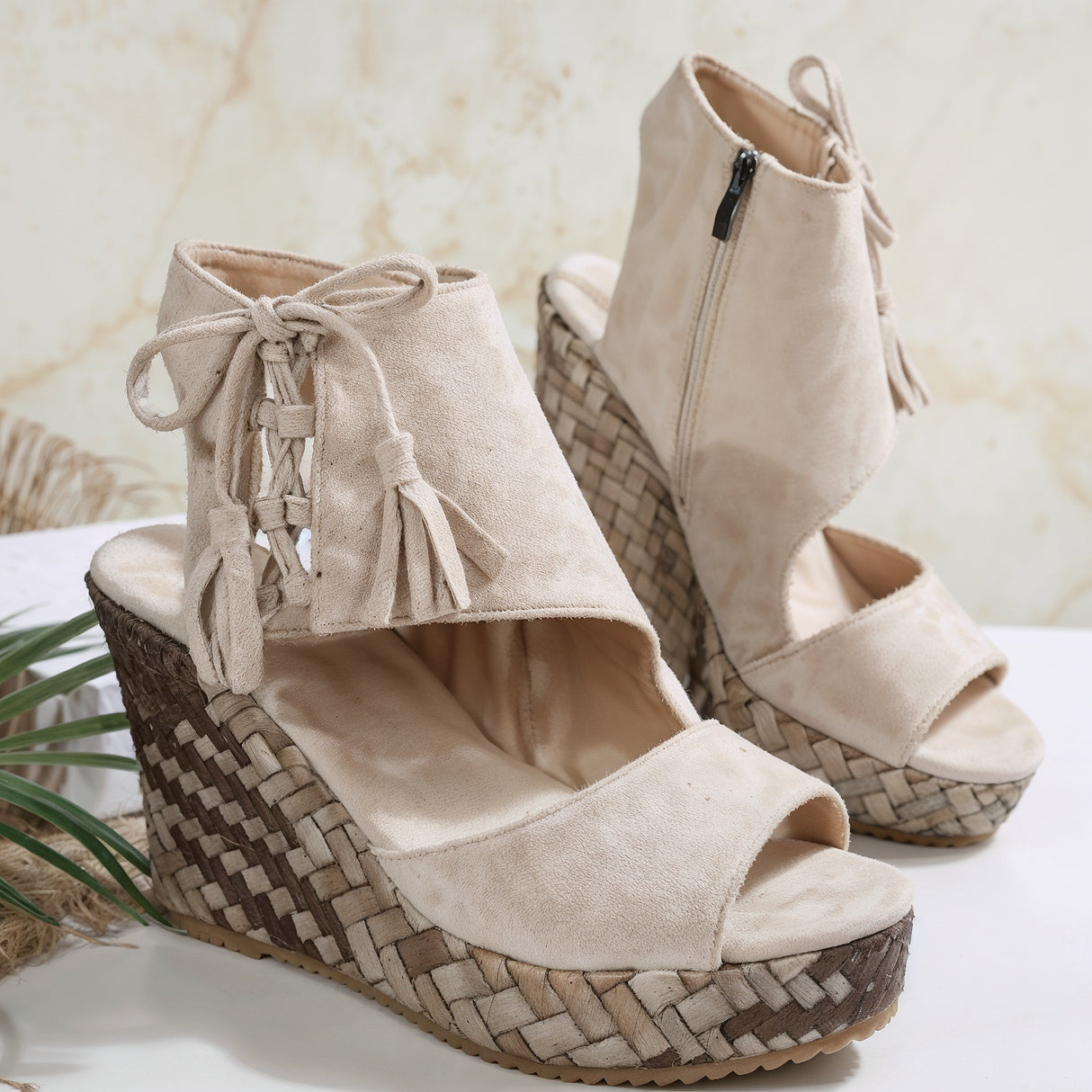 Ruby – Niezwykle Wygodne Ortopedyczne Sandały na Koturnie z Ozdobnym Chwostem