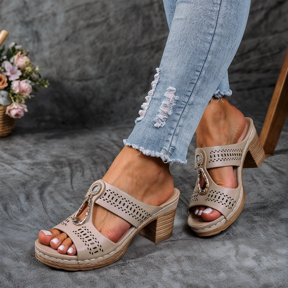 Joan – Eleganckie Ortopedyczne Sandały z Ozdobnym Obcasem i Maksymalną Wygodą