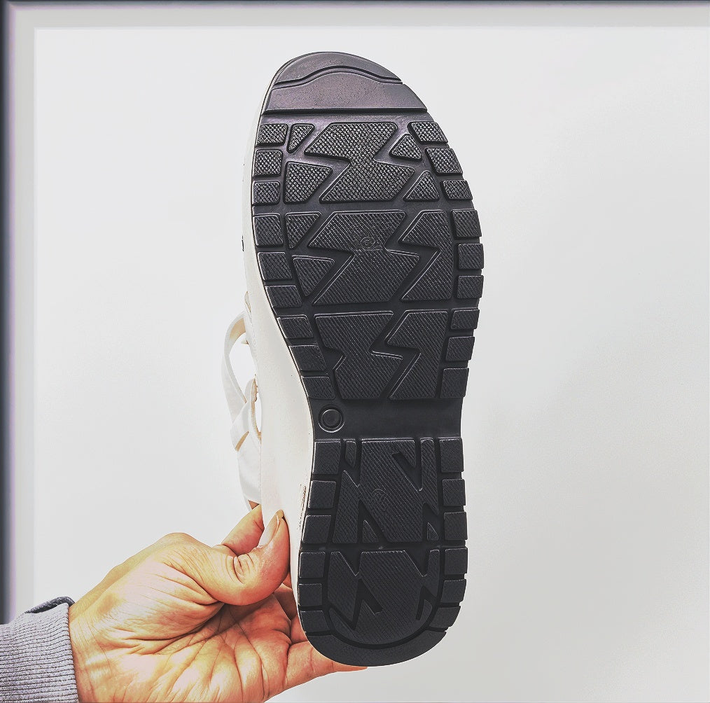 Jade – Ultrawygodne Ortopedyczne Sandały z Zakrytymi Palcami