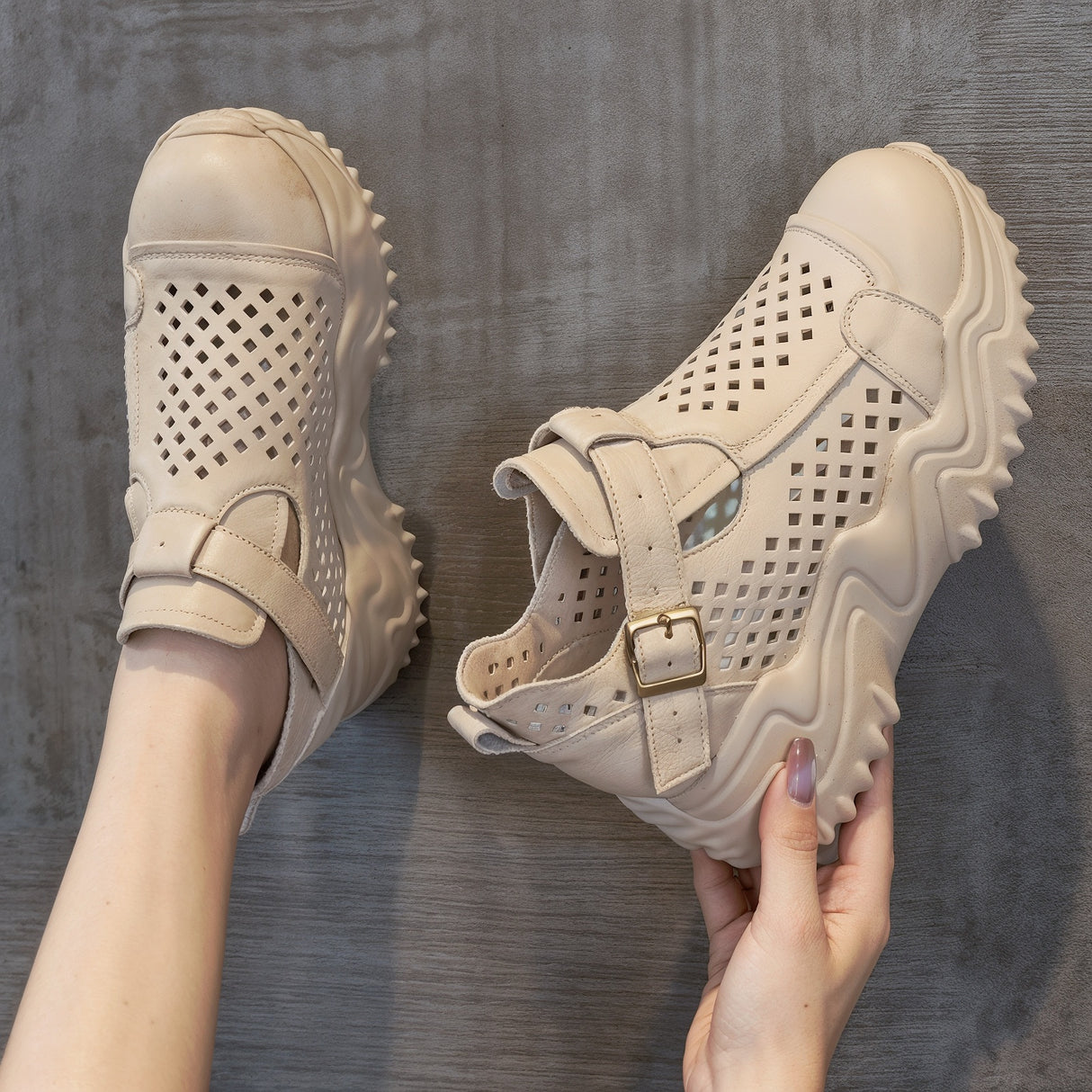 Elena – Niezwykle Wygodne Ortopedyczne Buty z Ażurową Cholewką i Grubą Podeszwą