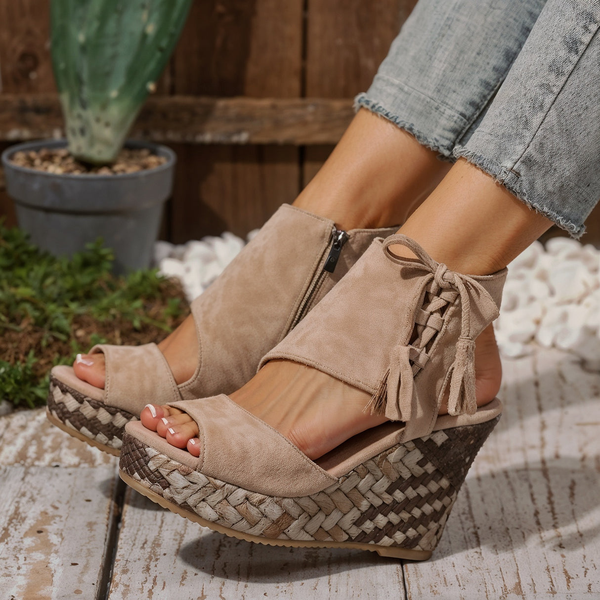 Ruby – Niezwykle Wygodne Ortopedyczne Sandały na Koturnie z Ozdobnym Chwostem