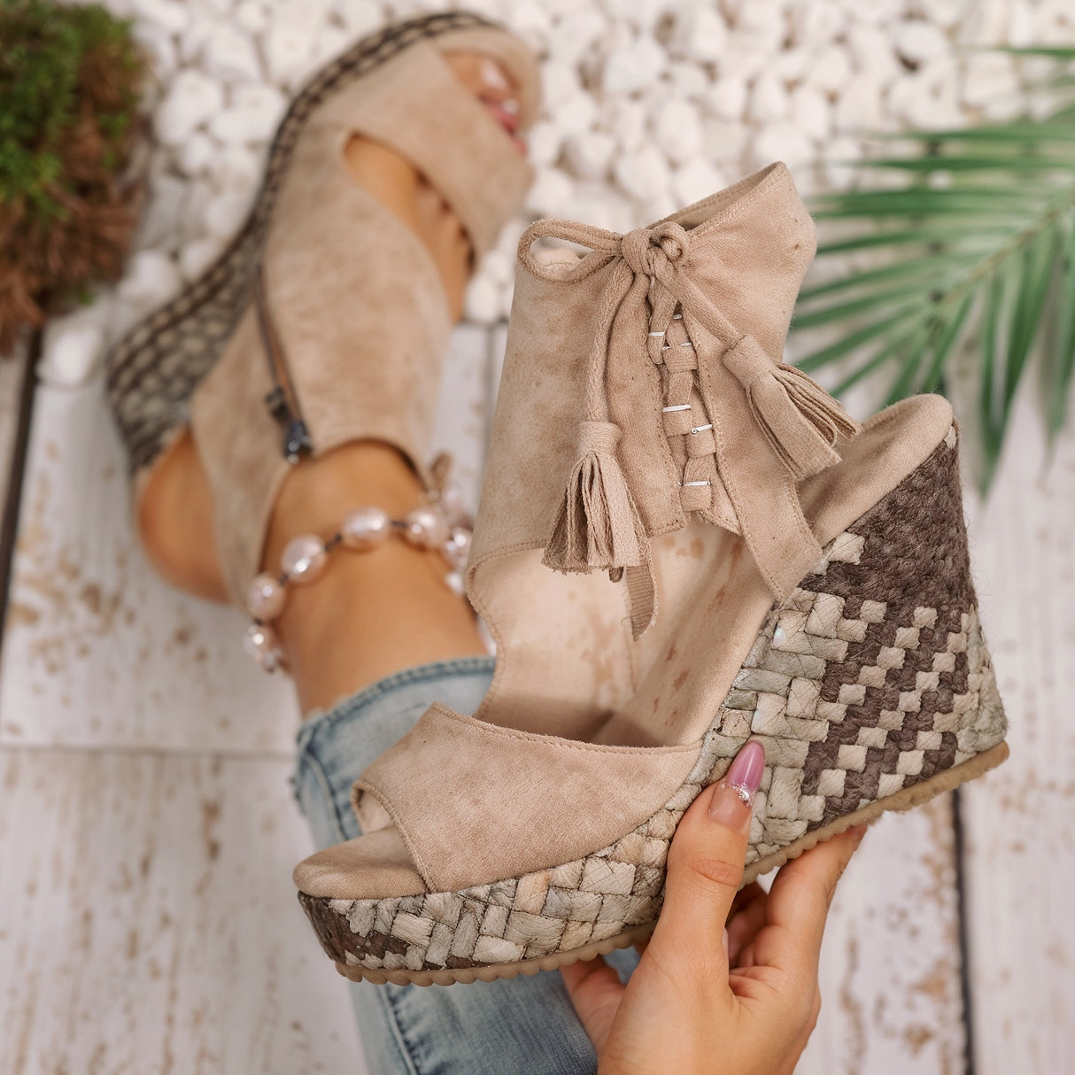 Ruby – Niezwykle Wygodne Ortopedyczne Sandały na Koturnie z Ozdobnym Chwostem