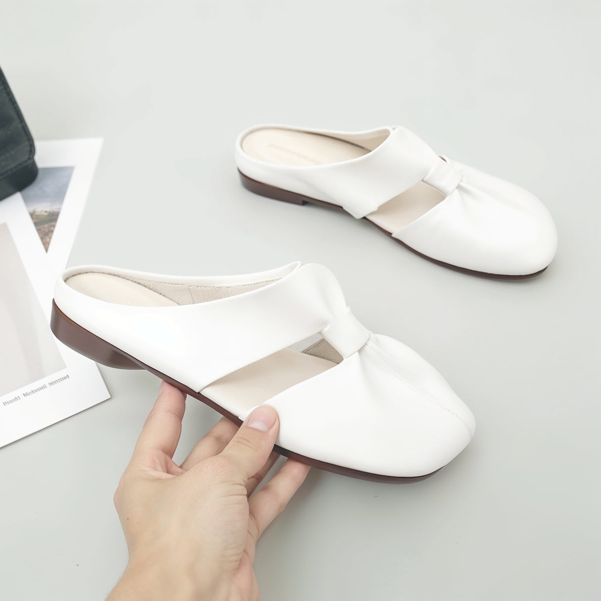 Zoe – Superwygodne Ortopedyczne Klapki Damskie z Ażurowym Wycięciem